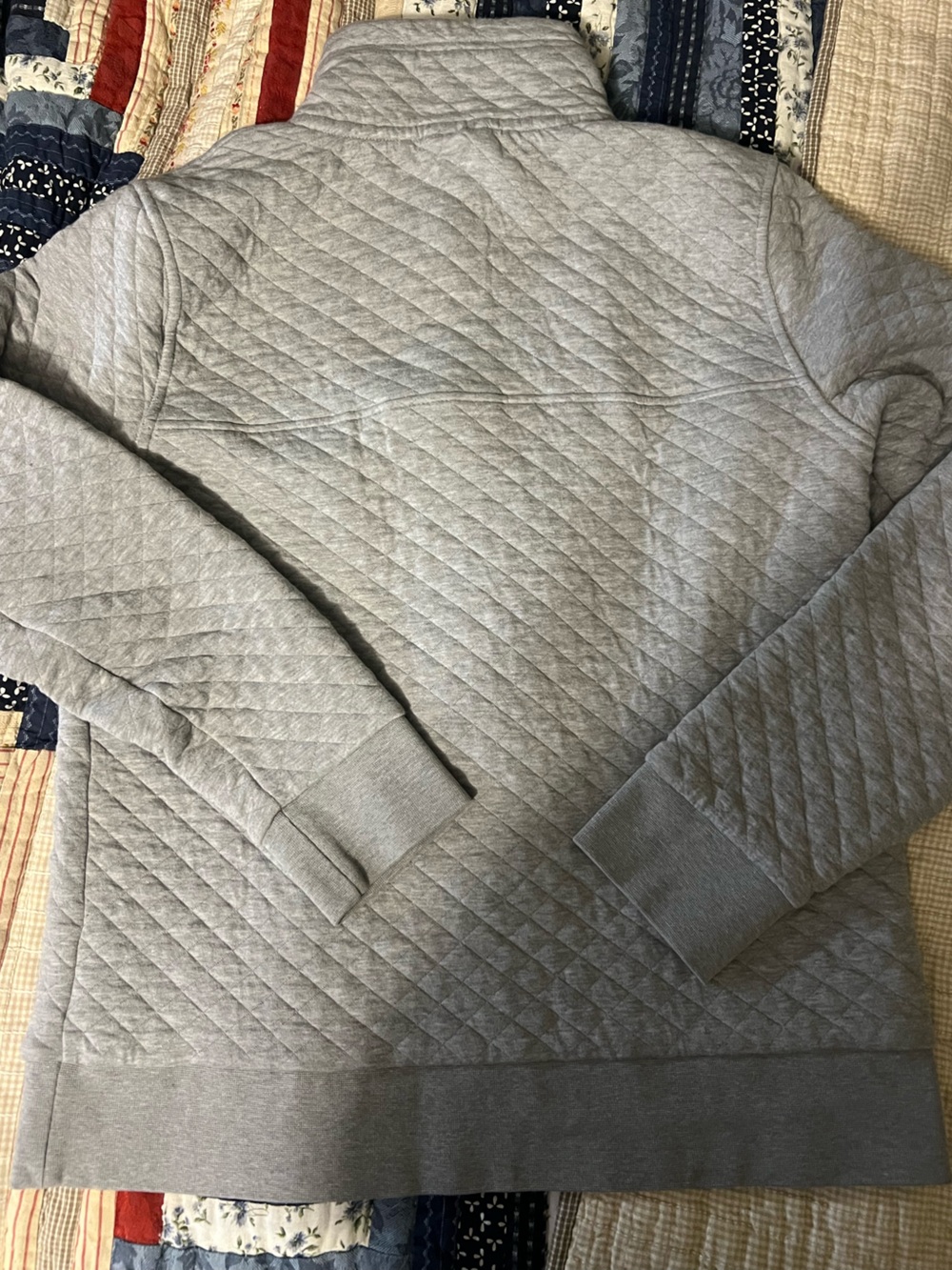 Patagonia Quilted Pullover in Heather Gray with Slate Blue Accents - Picture 4 of 6